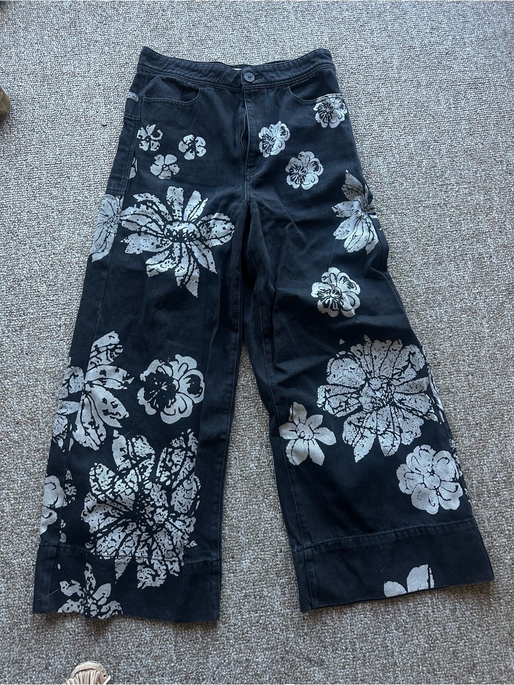 We The Free Black Wide-Leg Jeans with White Floral Print